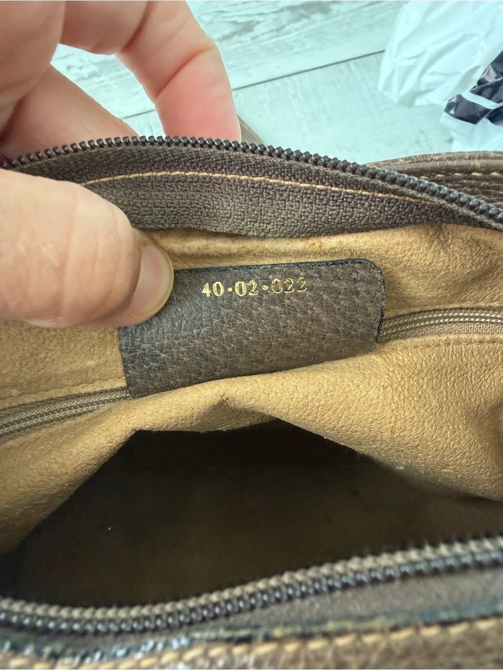 Vintage Gucci Beige GG Supreme Canvas Shoulder Bag with Brown Leather Trim - Picture 8 of 13
